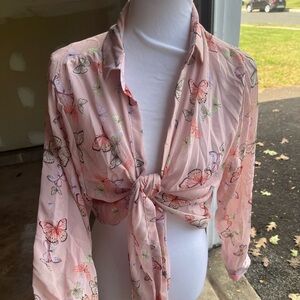 Boutique Butterfly tie front top nwt